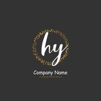 hy caligrafia inicial e design de logotipo de assinatura com círculo. logotipo manuscrito de design bonito para moda, equipe, casamento, logotipo de luxo. vetor