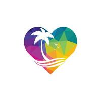 logotipo de vetor de amor de praia. ícone de coração e palmeira. sinal de viagens e turismo.