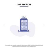 nossos serviços edifício escritório arranha-céu torre ícone de glifo sólido modelo de cartão web vetor