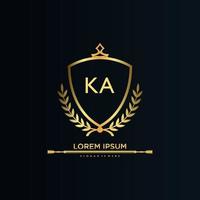 ka letra inicial com royal template.elegant com vetor de logotipo de coroa, ilustração em vetor de logotipo de letras criativas.