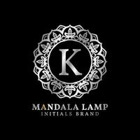 letra k mandala lâmpada inicial design de logotipo de vetor decorativo para casamento, spa, hotel, cuidados de beleza