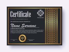 design de modelo de certificado preto dourado premium vetor