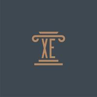 xe monograma inicial para o logotipo do escritório de advocacia com design de pilar vetor