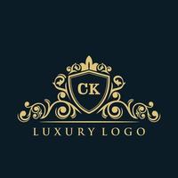 logotipo da letra ck com escudo de ouro de luxo. modelo de vetor de logotipo de elegância.