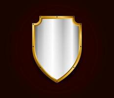 ilustração em vetor escudo realista metal. prata com design real de ouro. modelo de símbolo de segurança e proteção