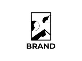 o design do logotipo do objeto da nuvem e da lua da montanha é adequado para logotipos da indústria criativa ou empresas de aventura vetor