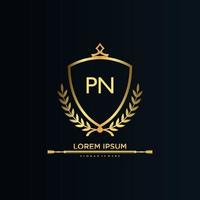 pn carta inicial com royal template.elegant com vetor de logotipo da coroa, ilustração em vetor logotipo de letras criativas.