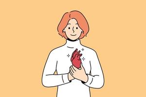 sorridente jovem segurando o coração nas mãos. fêmea feliz demonstra coração saudável. problemas cardiovasculares e saúde. ilustração vetorial. vetor