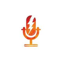 logotipo do podcast com trovão. design de logotipo de vetor de microfone.