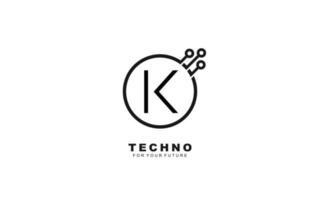 k logotipo techno para identidade. ilustração vetorial de modelo de carta para sua marca vetor