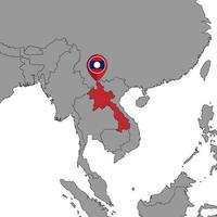 pin mapa com bandeira do laos no mapa do mundo. ilustração vetorial. vetor