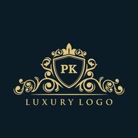 logotipo da carta pk com escudo de ouro de luxo. modelo de vetor de logotipo de elegância.