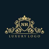 logotipo da letra nh com escudo de ouro de luxo. modelo de vetor de logotipo de elegância.