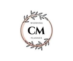 coleção de logotipos de monograma de casamento de letras iniciais de cm, modelos minimalistas e florais modernos desenhados à mão para cartões de convite, salve a data, identidade elegante para restaurante, boutique, café em vetor