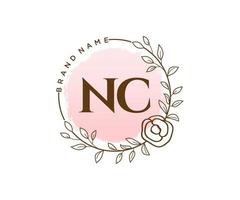 logo feminino inicial nc. utilizável para logotipos de natureza, salão, spa, cosméticos e beleza. elemento de modelo de design de logotipo de vetor plana.