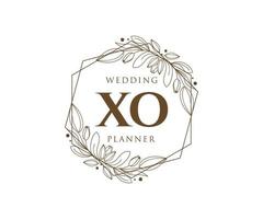 coleção de logotipos de monograma de casamento de letras iniciais xo, modelos modernos minimalistas e florais desenhados à mão para cartões de convite, salve a data, identidade elegante para restaurante, boutique, café em vetor