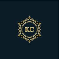 logotipo da letra kc com modelo de ouro de luxo. modelo de vetor de logotipo de elegância.