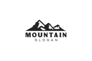 montanha, viagens, inspiração de design de logotipo de hipster de aventura vetor