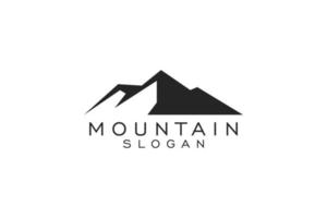 montanha, viagens, inspiração de design de logotipo de hipster de aventura vetor