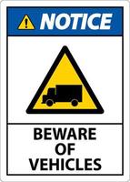 aviso cuidado com o sinal de veículos no fundo branco vetor