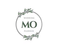 mo letras iniciais coleção de logotipos de monograma de casamento, modelos minimalistas e florais modernos desenhados à mão para cartões de convite, salve a data, identidade elegante para restaurante, boutique, café em vetor