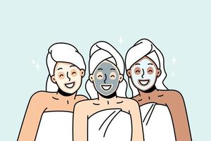meninas em toalhas de cabeça e corpo, máscaras cosméticas sorrindo. mulheres em envoltórios de cabelo têm tratamento de beleza no spa, sauna. rotina feminina de cuidados com a pele facial, procedimento antienvelhecimento. ilustração em vetor contorno.