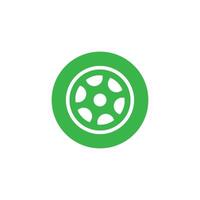 eps10 ícone da arte sólida abstrata do pneu de carro do vetor verde isolado no fundo branco. símbolo de roda de caminhão em um estilo moderno simples e moderno para o design do seu site, logotipo e aplicativo móvel