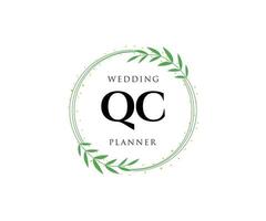 qc letras iniciais coleção de logotipos de monograma de casamento, modelos modernos minimalistas e florais desenhados à mão para cartões de convite, salve a data, identidade elegante para restaurante, boutique, café em vetor