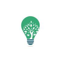 design de logotipo de conceito de forma de bulbo de árvore verde. design de vetor de elemento orgânico abstrato. ícone de conceito de logotipo de vida feliz de ecologia. design de logotipo de árvore