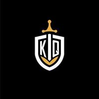 carta criativa kq logo gaming esport com ideias de design de escudo e espada vetor