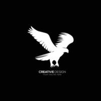 águia voadora logotipo do falcão moderno vetor