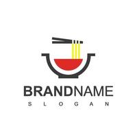 vetor de logotipo de macarrão. modelo de logotipo adequado para restaurantes japoneses e italianos