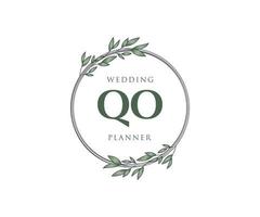 qo letras iniciais coleção de logotipos de monograma de casamento, modelos minimalistas e florais modernos desenhados à mão para cartões de convite, salve a data, identidade elegante para restaurante, boutique, café em vetor