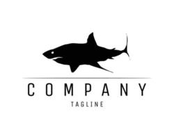 logotipo do tubarão preto isolado no fundo branco, mostrando de lado. melhor para distintivo, emblema, ícone, design de etiqueta e para a indústria de animais marinhos. ilustração vetorial disponível no eps 10. vetor