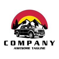 vetor de logotipo de aluguel de montanha e carro colorado.
