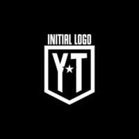 logotipo de jogo inicial yt com design de estilo escudo e estrela vetor