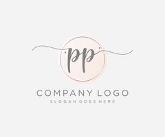 logotipo feminino pp inicial. utilizável para logotipos de natureza, salão, spa, cosméticos e beleza. elemento de modelo de design de logotipo de vetor plana.