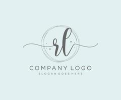 logotipo feminino inicial rl. utilizável para logotipos de natureza, salão, spa, cosméticos e beleza. elemento de modelo de design de logotipo de vetor plana.