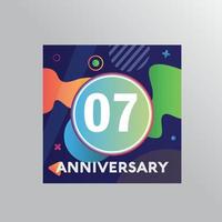 logotipo de aniversário de 07 anos, celebração de aniversário de design vetorial com fundo colorido e forma abstrata. vetor