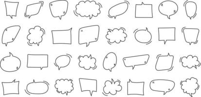 grande conjunto vetorial de bolha de fala em quadrinhos, mão desenhada, doodle nuvens de fala de texto em branco no estilo doodle vetor
