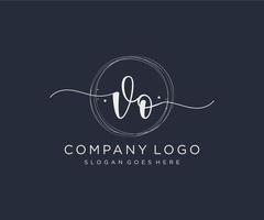 inicial vo logotipo feminino. utilizável para logotipos de natureza, salão, spa, cosméticos e beleza. elemento de modelo de design de logotipo de vetor plana.