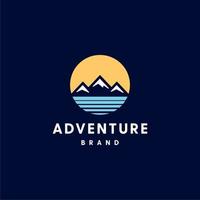 montanha de gelo com céu e água do mar aventura ao ar livre distintivo logo vector design de ícones