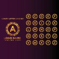 conjunto de logotipo de letra dourada ornamental de luxo vetor