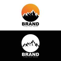 logotipo da montanha, alpinismo vetorial, aventura, design para escalada, equipamento de escalada e marca com logotipo da montanha vetor