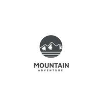 vetor de design de logotipo de picos de paisagem de aventura de montanha