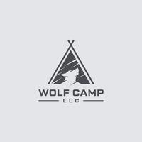 vetor de design de logotipo de acampamento de lobo