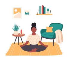 mulher negra sentada em pose de lótus e meditando em casa. cuidados de saúde mental, relaxamento, recreação, prática de ioga. interior bonito com móveis modernos vetor