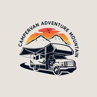 design de logotipo de montanha de aventura de van de campista vetor