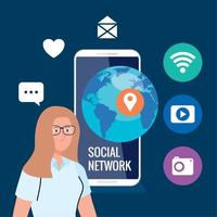 rede social, mulher com smartphone e ícones de mídia social, interativo, comunicação e conceito global vetor