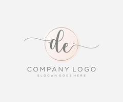 inicial do logotipo feminino. utilizável para logotipos de natureza, salão, spa, cosméticos e beleza. elemento de modelo de design de logotipo de vetor plana.